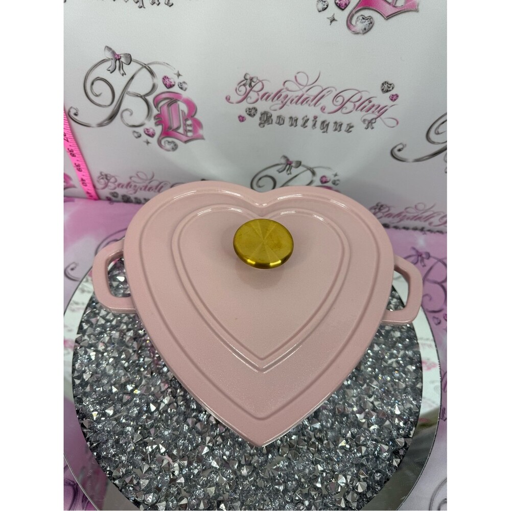 3 pots pans heart shape cast iron Pink Heart-Shaped Cookware Set lids gold knob - Picture 6 of 12